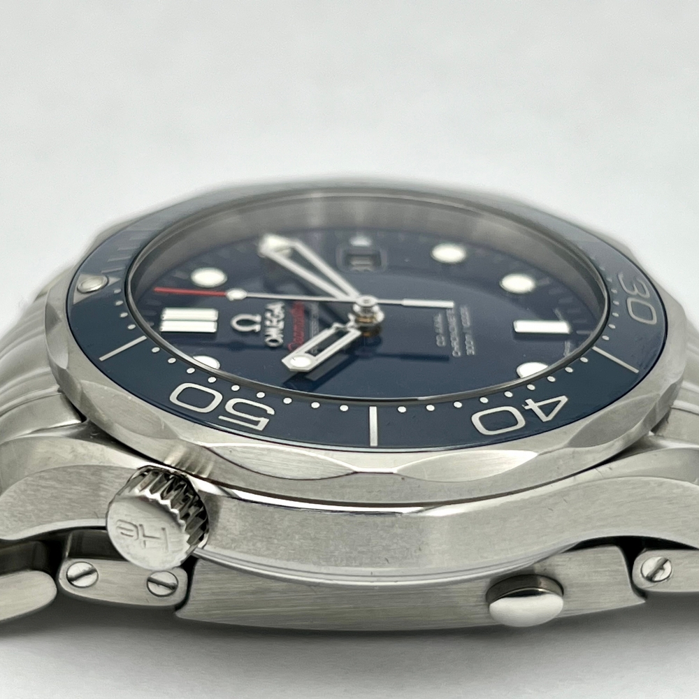 OMEGA SEAMASTER 300 MASTER CO-AXIAL CHRONOMETER