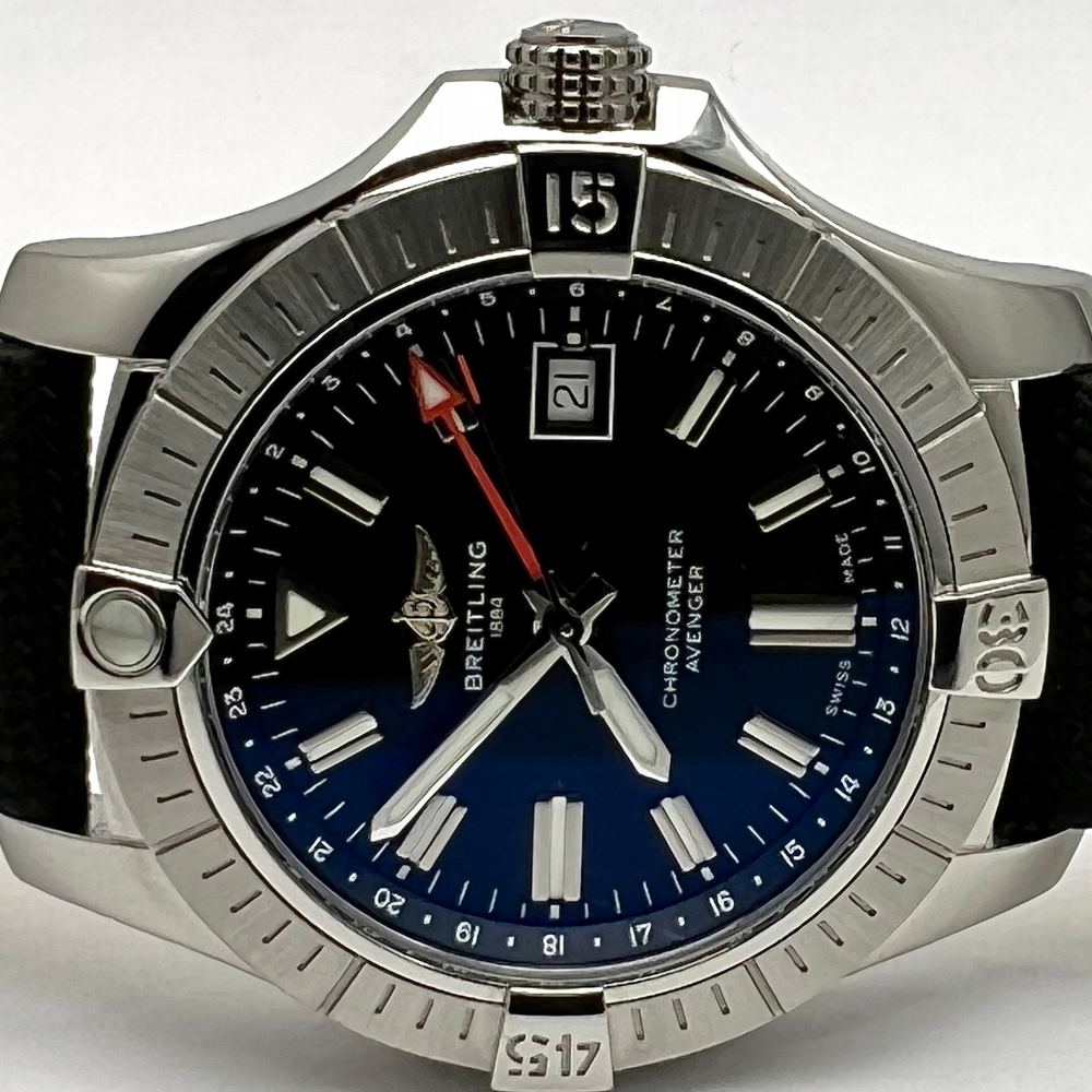 Breitling Avenger GMT 43