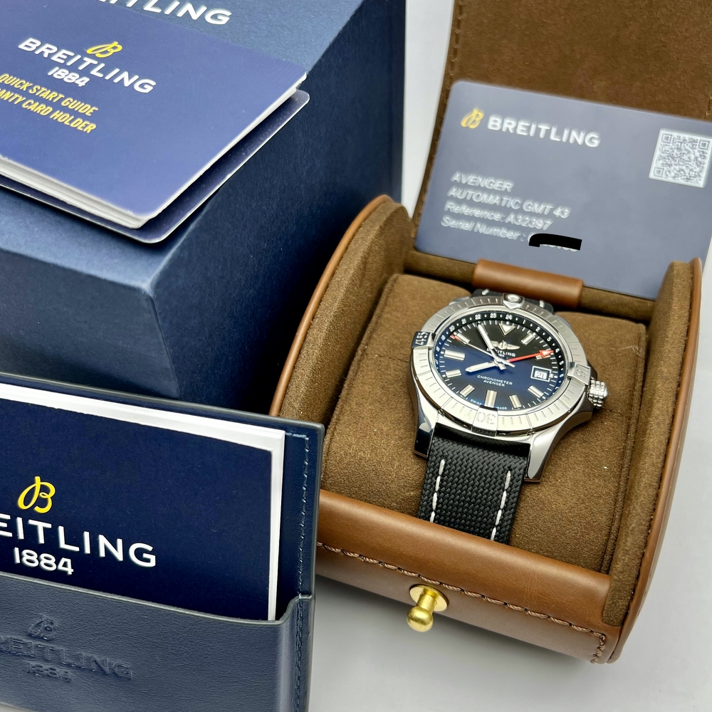 Breitling Avenger GMT 43