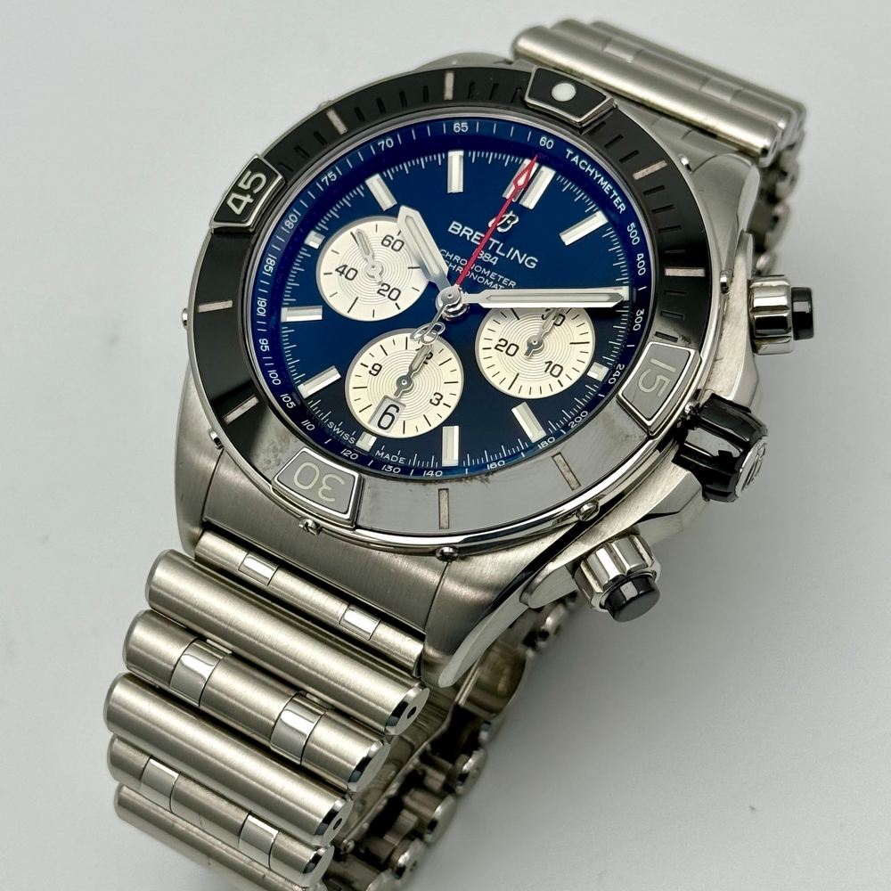 BREITLING SUPER CHRONOMAT B01