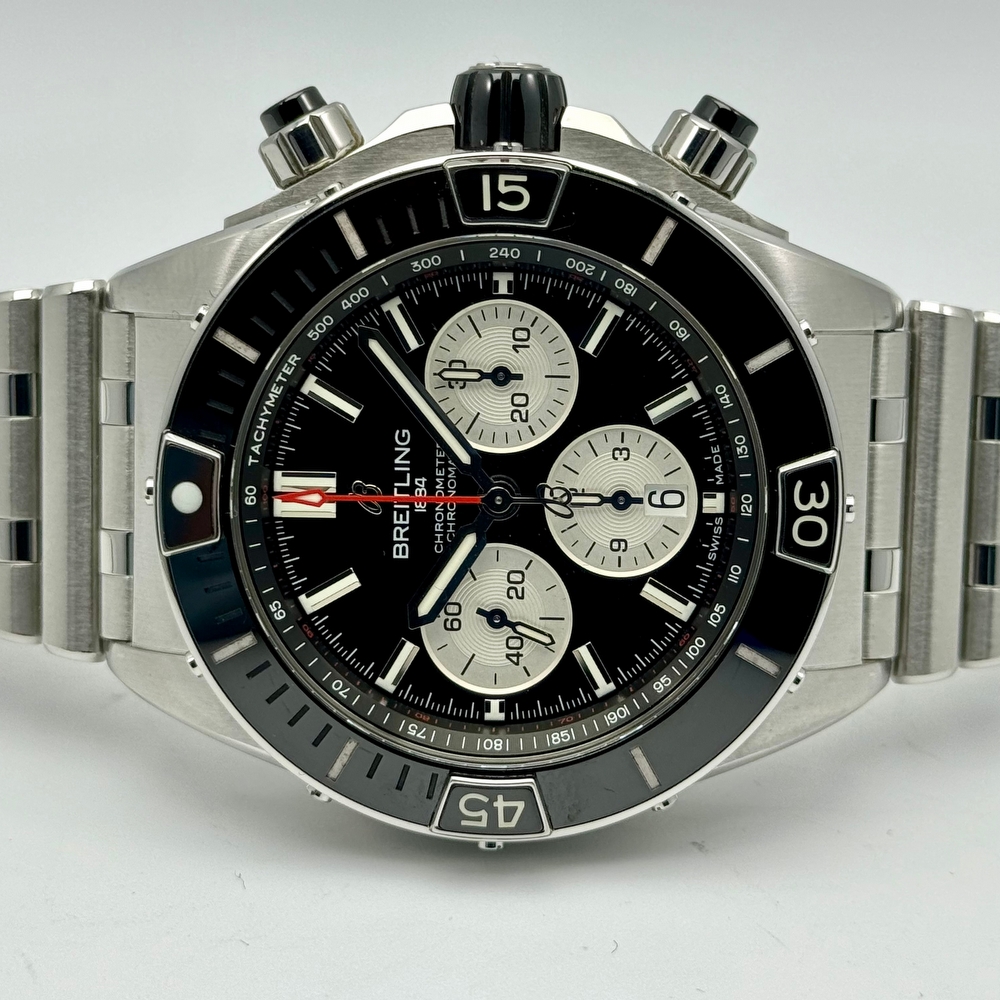 BREITLING SUPER CHRONOMAT B01