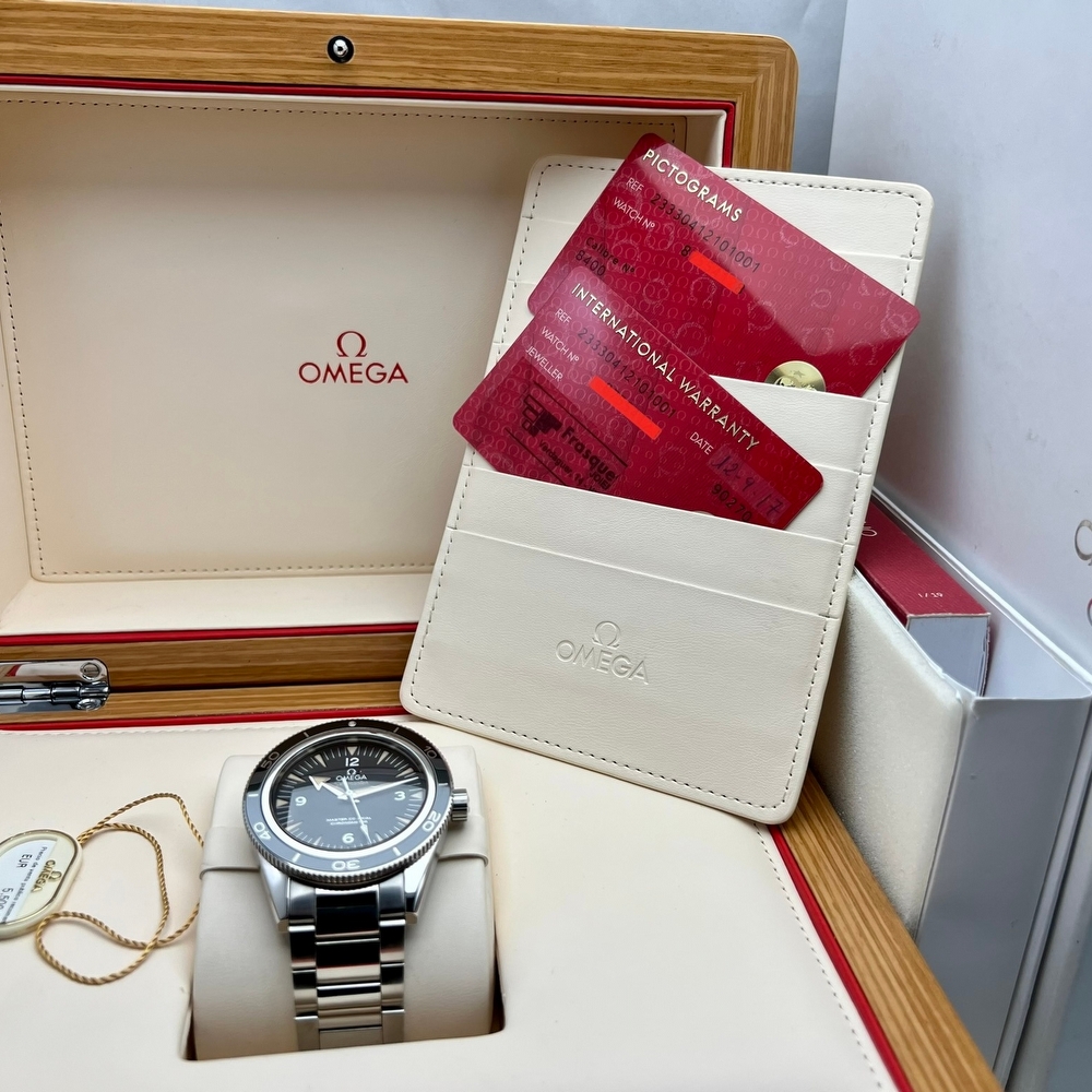 OMEGA SEAMASTER 300 MASTER CO AXIAL CHRONOMETER 