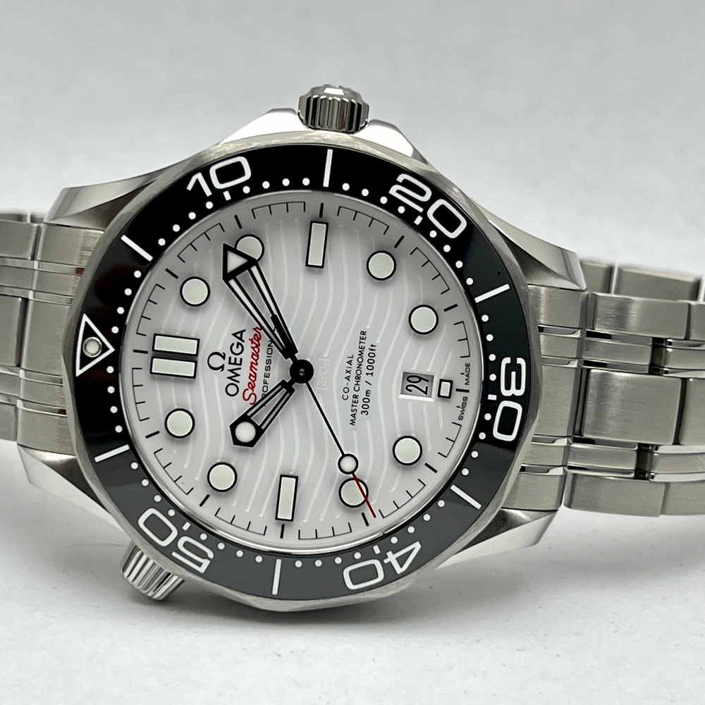 Omega Seamaster Diver  CO AXIAL MASTER CHRONOMETER 