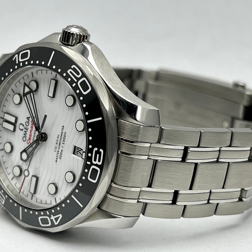 Omega Seamaster Diver  CO AXIAL MASTER CHRONOMETER 