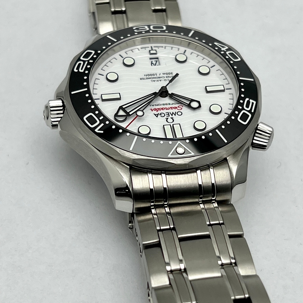 Omega Seamaster Diver  CO AXIAL MASTER CHRONOMETER 