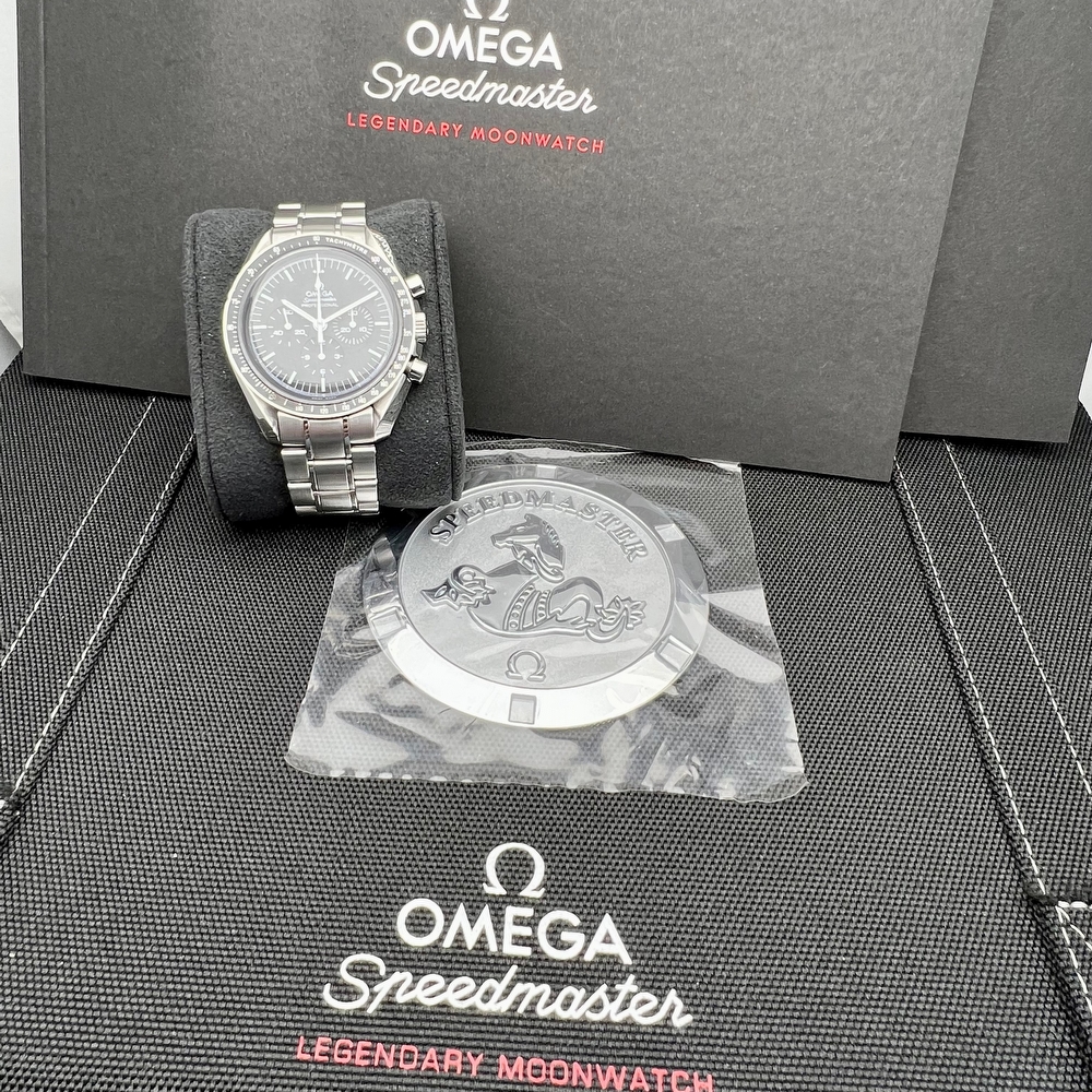 Omega Speedmaster Moonwatch Hesalite