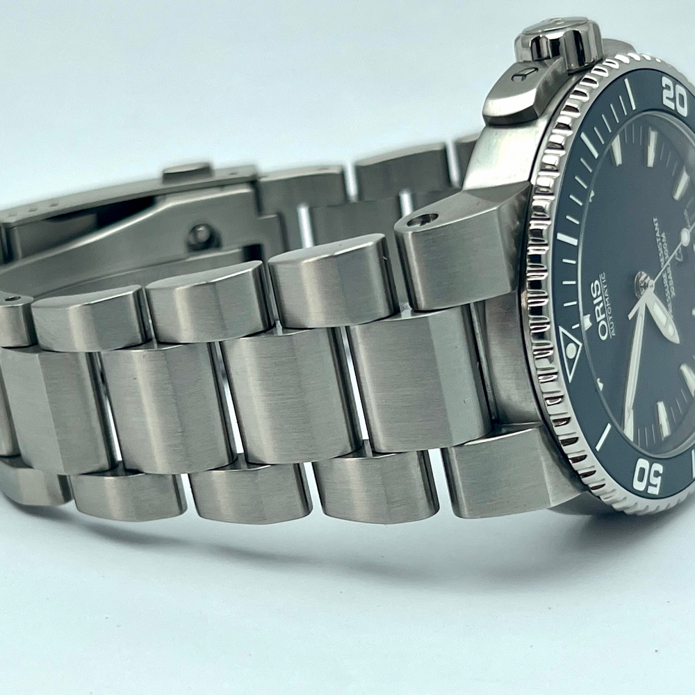 Oris Aquis Date Blue Steel and Rubber 