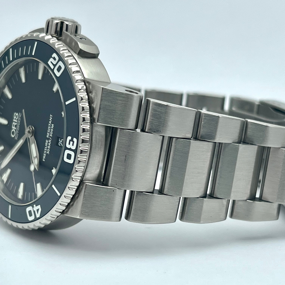 Oris Aquis Date Blue Steel and Rubber 