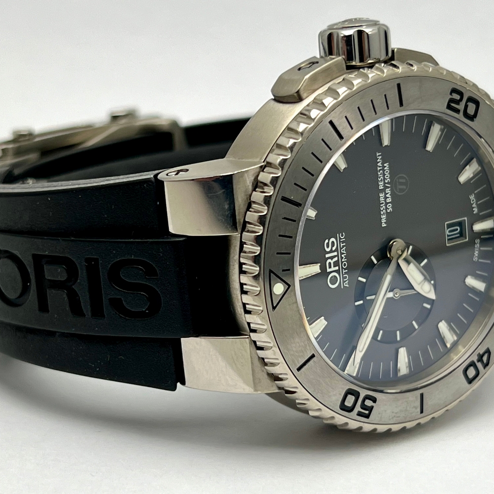 Oris Aquis Titan Small Second 