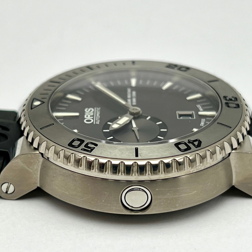 Oris Aquis Titan Small Second 