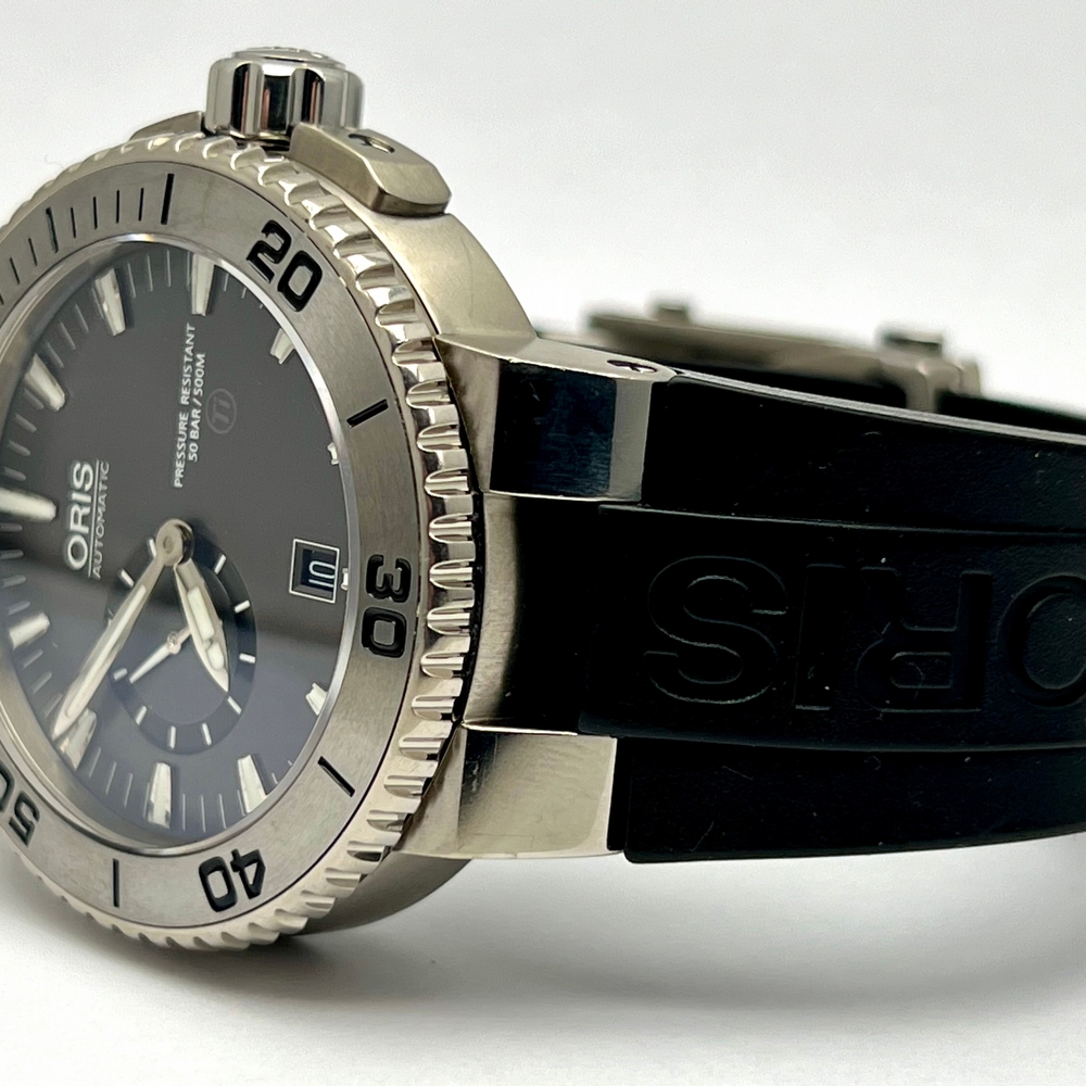 Oris Aquis Titan Small Second 