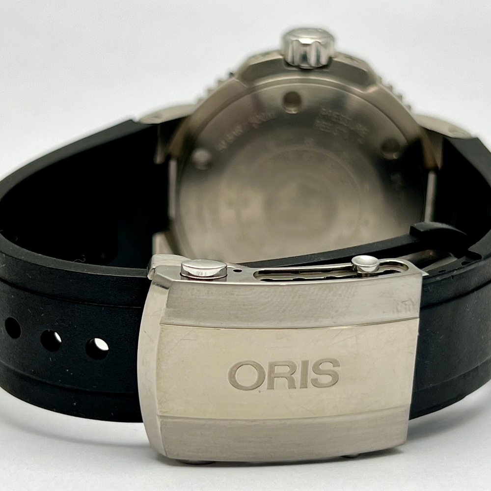 Oris Aquis Titan Small Second 