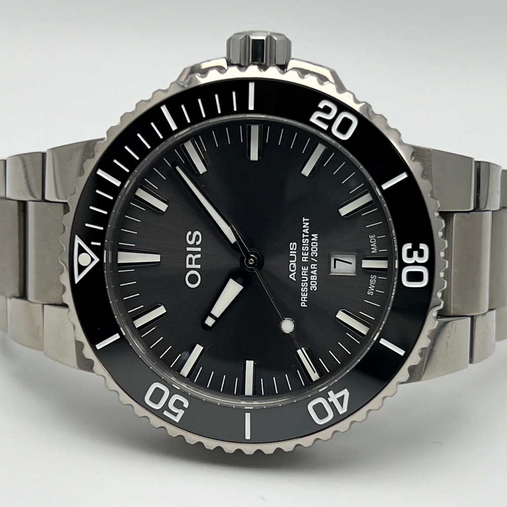 Oris Aquis Titanium Date