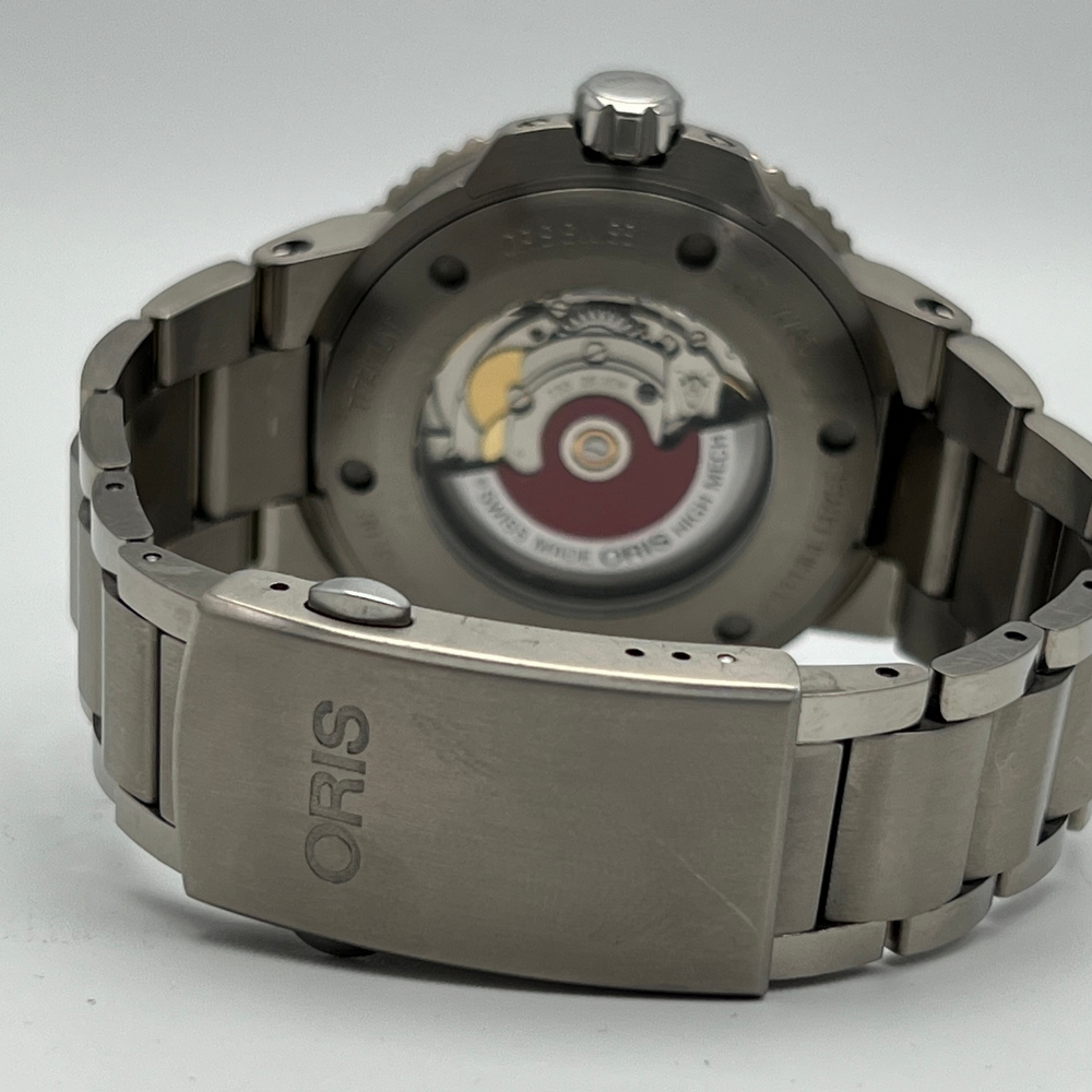 Oris Aquis Titanium Date