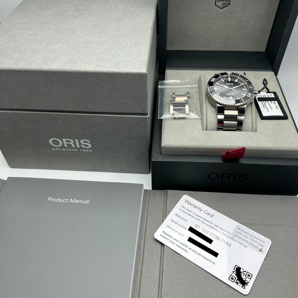 Oris Aquis Titanium Date