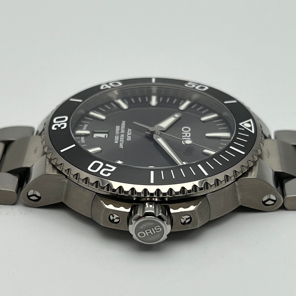 Oris Aquis Titanium Date