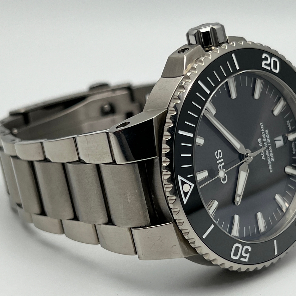 Oris Aquis Titanium Date