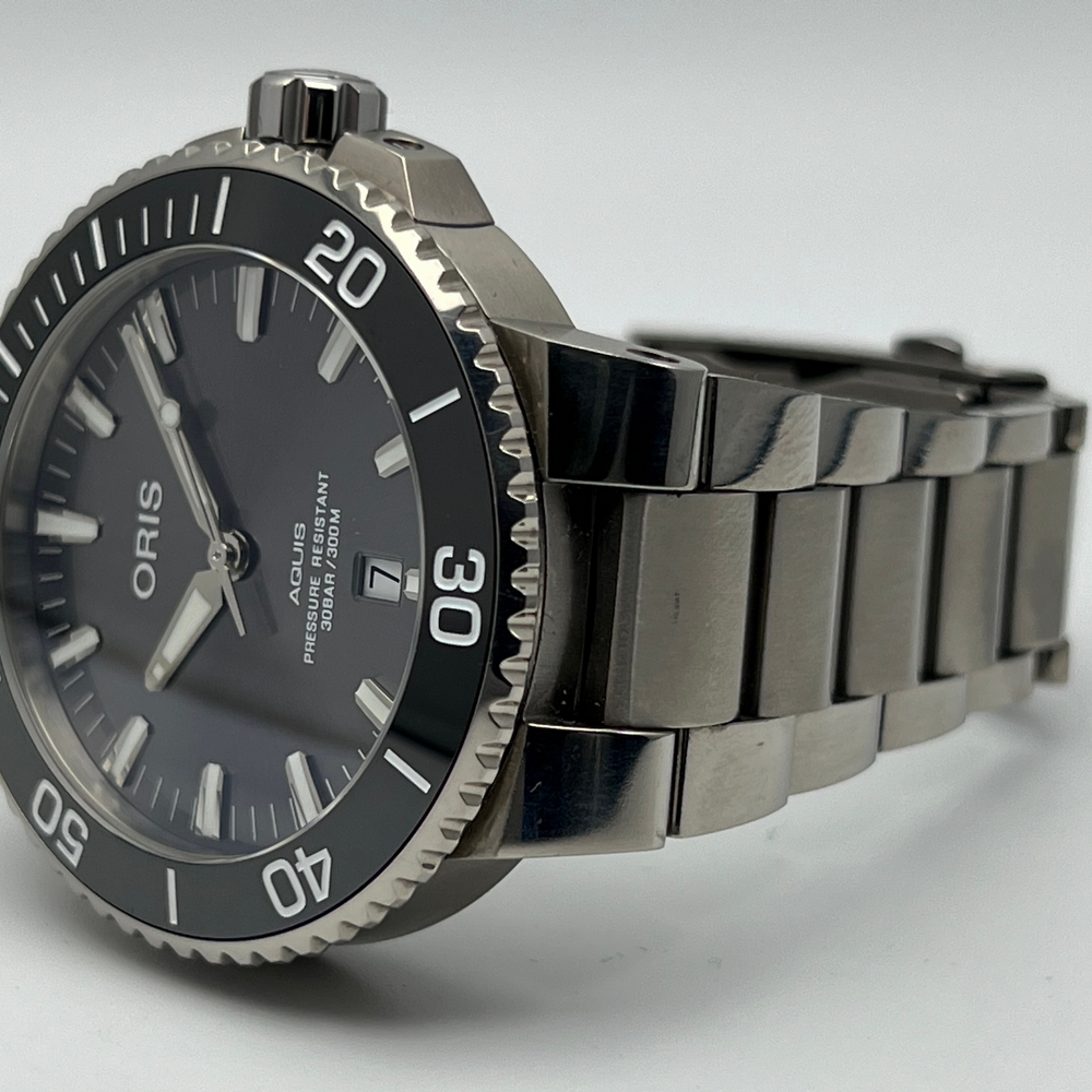 Oris Aquis Titanium Date