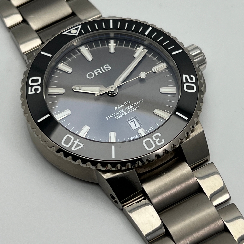 Oris Aquis Titanium Date