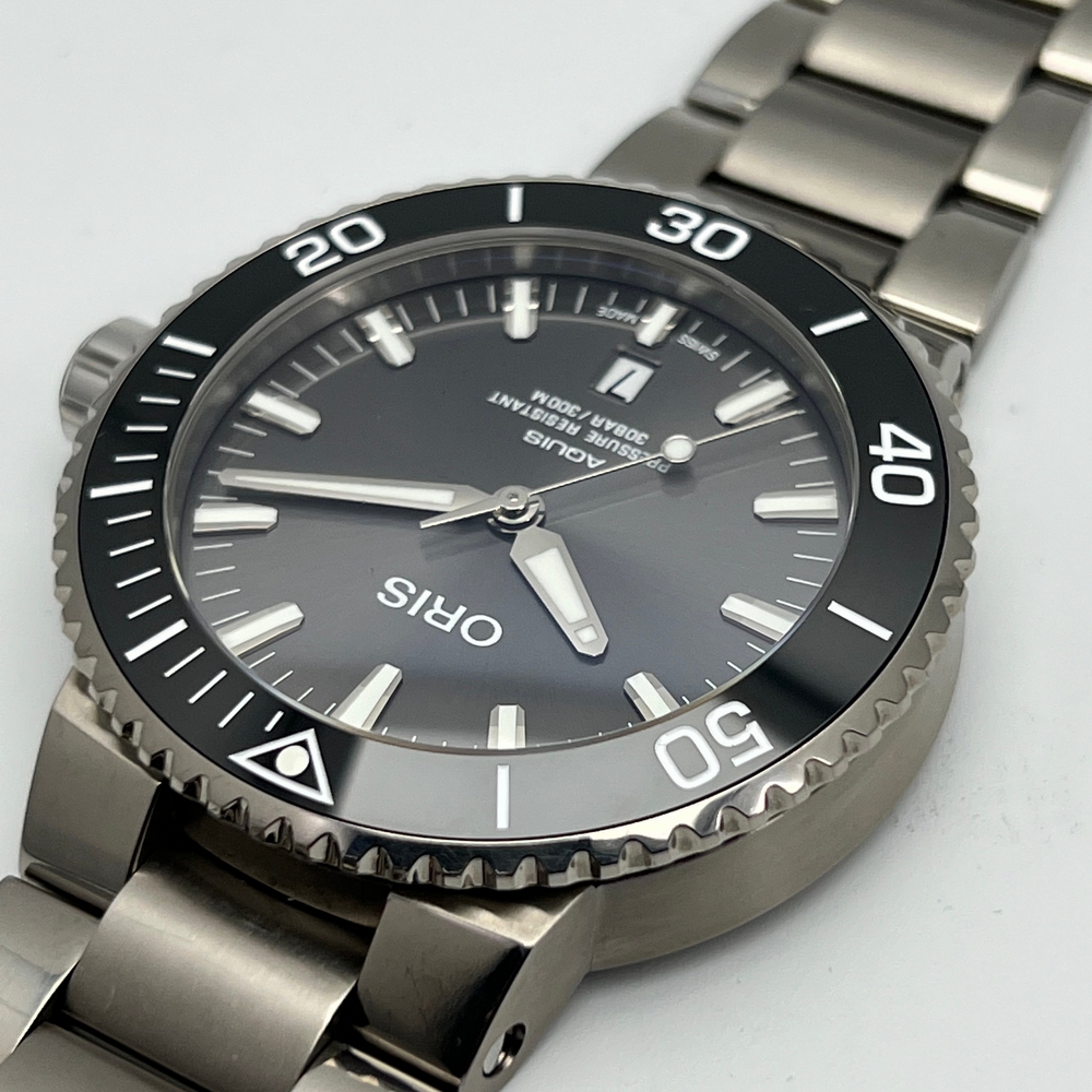 Oris Aquis Titanium Date